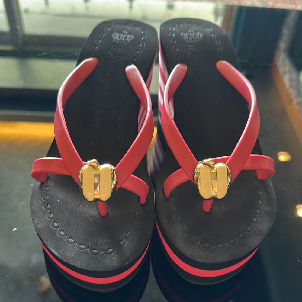 NWOT Authentic Juicy Couture Wedge Heel sandals in a cheery Black , Red & white - Picture 11 of 17